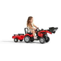 Traktor Case IH z ładowaczem czołowym i przyczepą